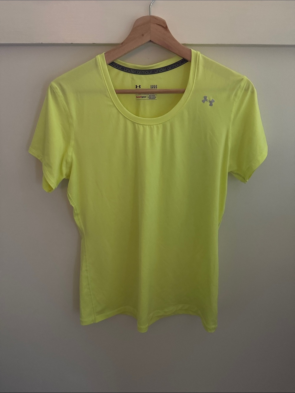 Under Armour HeatGear Women’s Large Neon Yellow Lime Athletic Running T-Shirt
